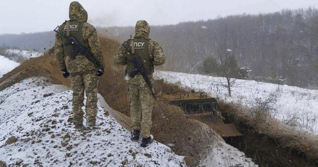 Nuovi dettagli sul piano "falsa bandiera" della Russia spingono gli Stati Uniti a prepararsi al peggio in Ucraina