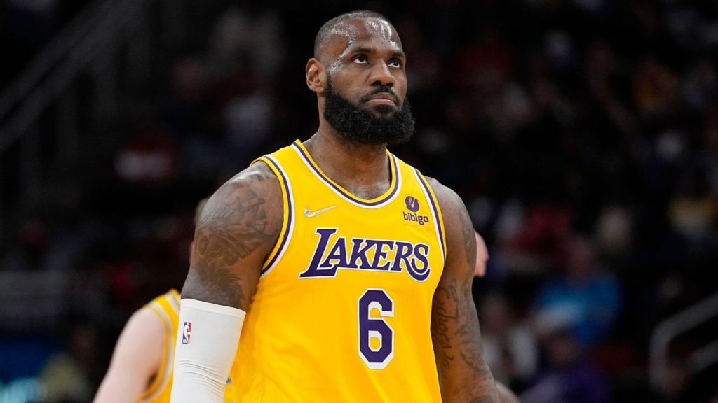 I problemi dei Los Angeles Lakers continuano con gli OTS che perdono contro i peggiori Houston Rockets nella Western Conference