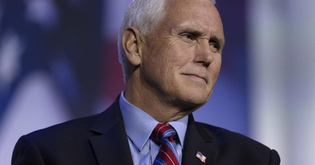 Pence dice ai donatori del GOP che il partito "non ha posto in questo partito per scusarsi per Putin", in contrasto con Trump