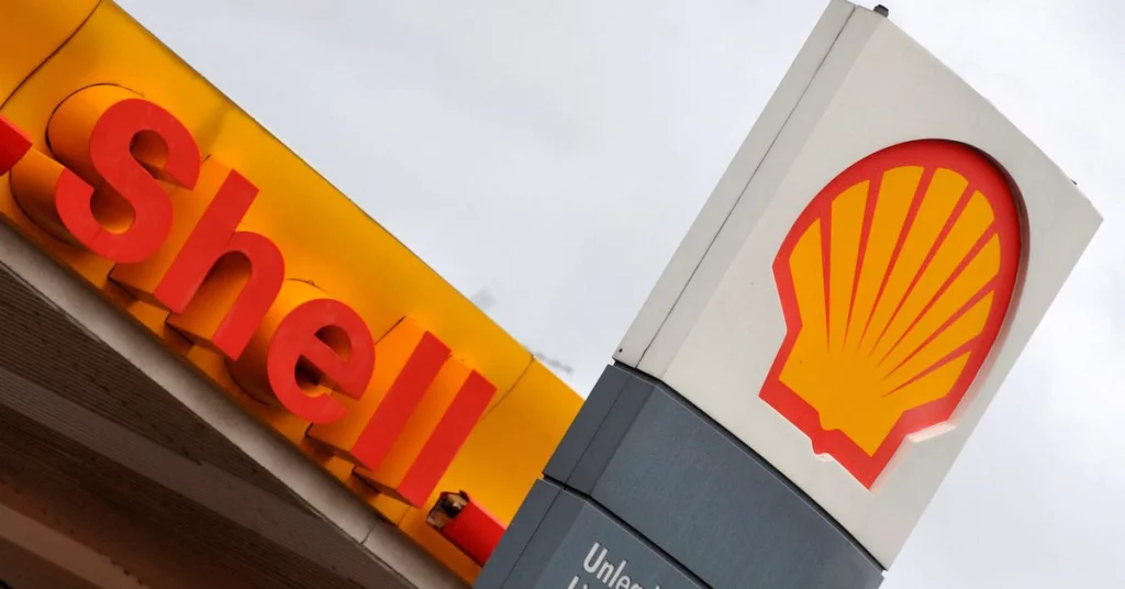 Shell fuori dalla Russia dopo l'invasione dell'Ucraina, unendosi a BP