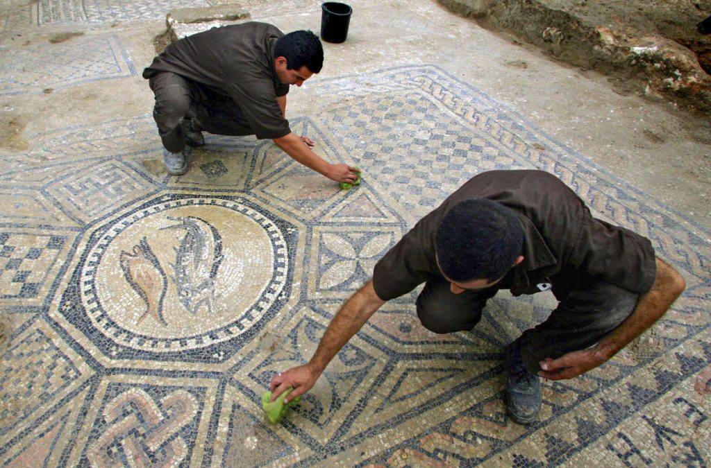 Israele potrebbe sradicare antichi mosaici cristiani vicino ad Armaghedon.  Dove potrebbe andare allora quella scintilla di rabbia?