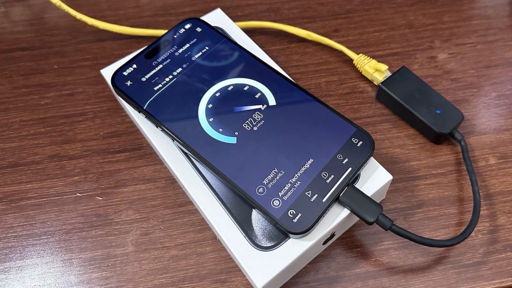 I modelli di iPhone 15 supportano una porta da USB-C a Ethernet per velocità Internet più elevate