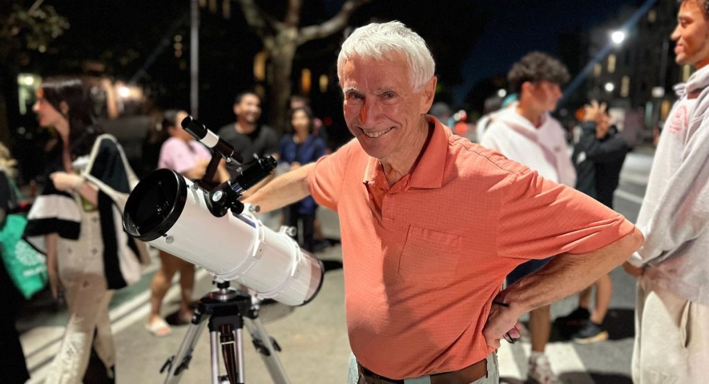 Il telescopio di questo appassionato di astronomia trasforma Park Slope in un planetario notturno