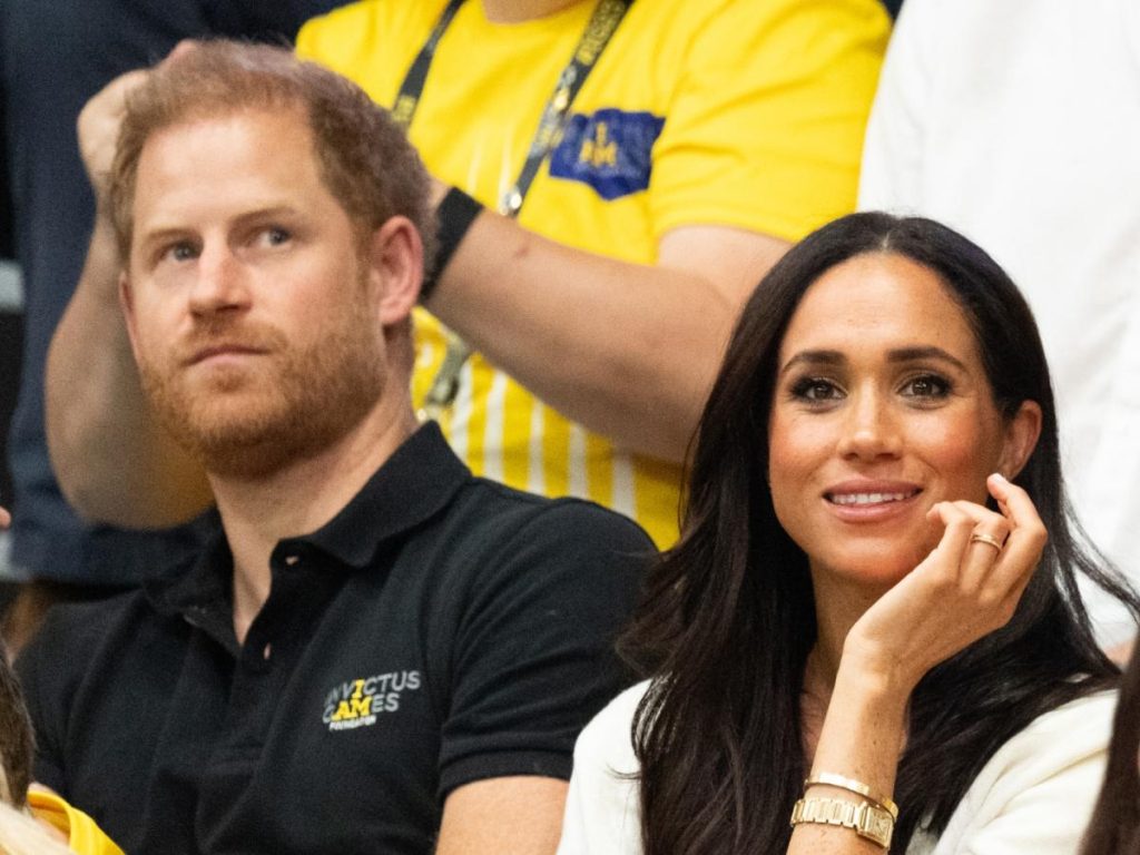 Gli esperti ritengono che un membro della famiglia reale abbia commesso un "enorme errore" facendo questo per i figli di Meghan e Harry