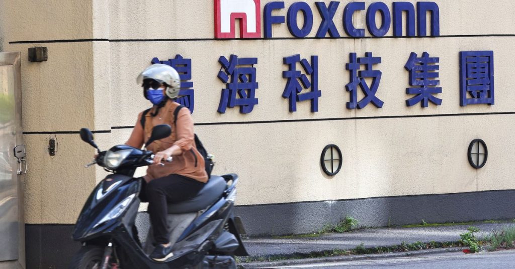 Foxconn affronta una verifica fiscale e un'indagine sull'uso del territorio - media statali cinesi