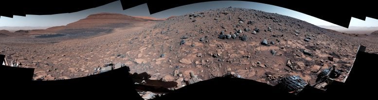 Panorama del rover Mars Curiosity dalla catena montuosa Gedes Valles