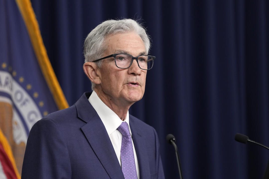 FILE - Il presidente della Federal Reserve Jerome Powell parla a una conferenza stampa presso la Federal Reserve Bank a Washington, il 12 giugno 2024. Powell testimonia davanti al Comitato bancario del Senato martedì 9 luglio 2024. (AP Photo/Susan Walsh, file)