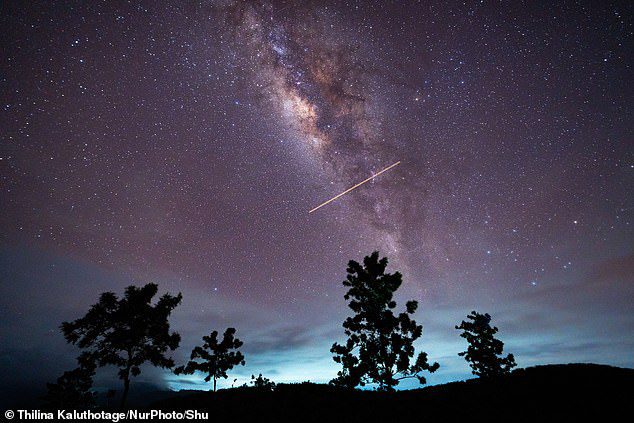 Il nastro concentrato di stelle che si estende attraverso il cielo è stato una delle prime prove del fatto che viviamo in una galassia a spirale a forma di disco.