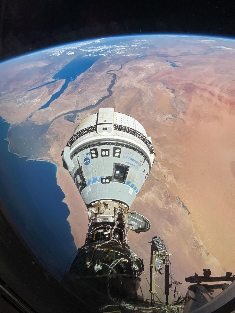 La navicella spaziale Boeing Starliner attracca alla Stazione Spaziale Internazionale