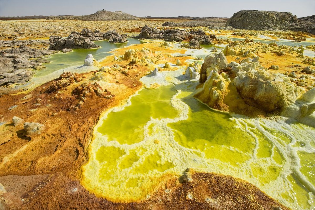 Veduta del cratere dell'esplosione del vulcano Dallol, depressione di Danakil, Etiopia 