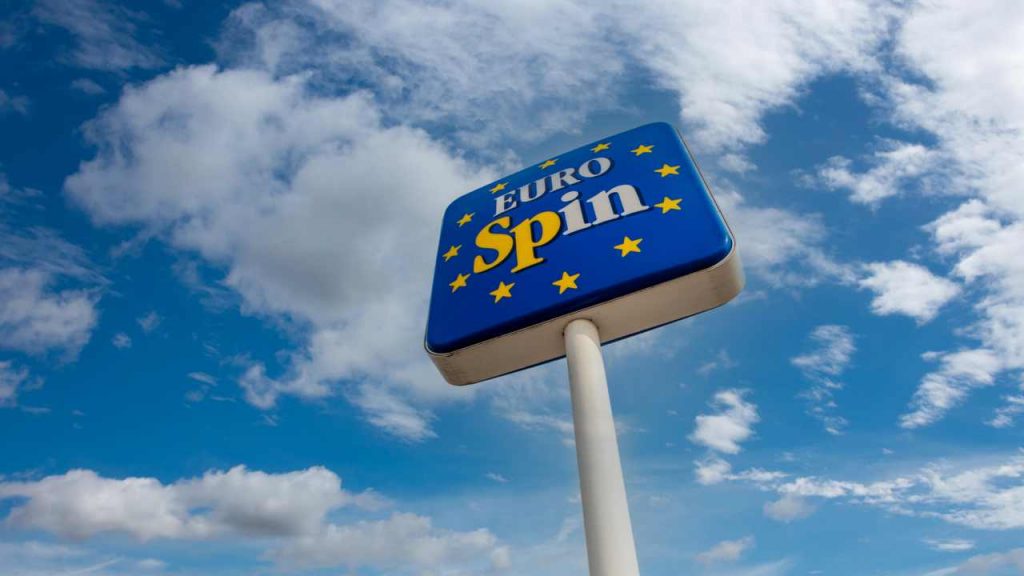 Eurospin, Babbo Natale passa sempre di qui: i regali in sconto non puoi perderli | Farai felici i bimbi senza toccare la tredicesima