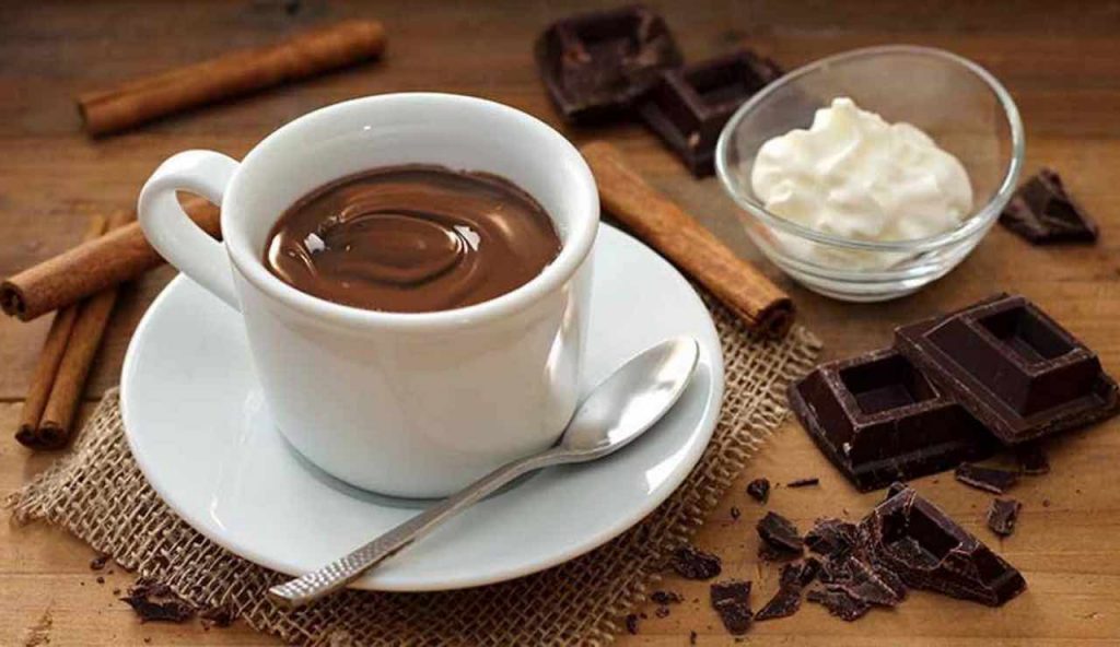 In inverno non si può fare a meno della cioccolata calda: il segreto dei baristi per un risultato denso e cremoso