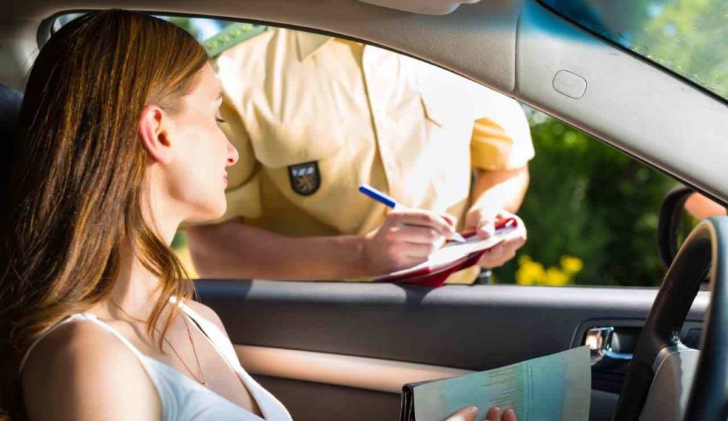 Se la tua auto è in queste condizioni ti fanno una multa salatissima: la legge adesso parla chiaro