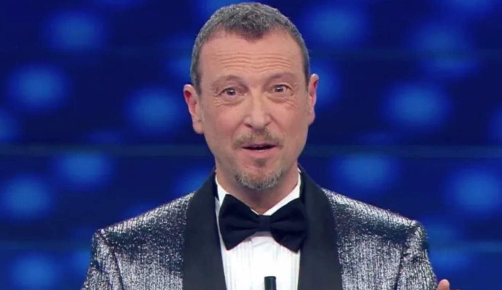 Non smettevano di messaggiare: Amadeus aggiornato ogni minuto | Gli scriveva direttamente da Sanremo