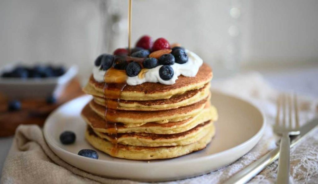 Colazione sfiziosa ma leggera: la ricetta dei pancake light | Li mangio sempre quando sono a dieta